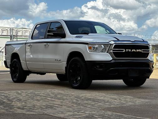 Bright White Clearcoat 2019 RAM 1500 Big Horn