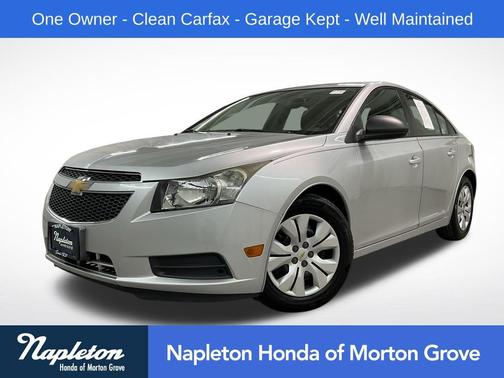Silver Ice Metallic 2013 Chevrolet Cruze LS