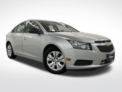 Silver Ice Metallic 2013 Chevrolet Cruze LS