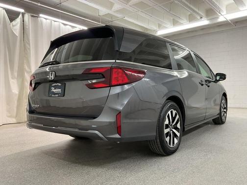Modern Steel Metallic 2026 Honda Odyssey EX-L