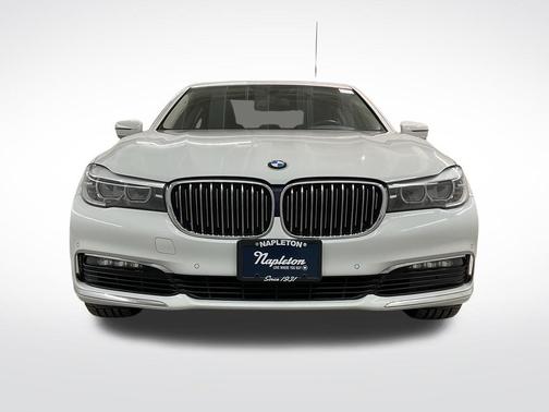 Alpine White 2018 BMW 740 xDrive