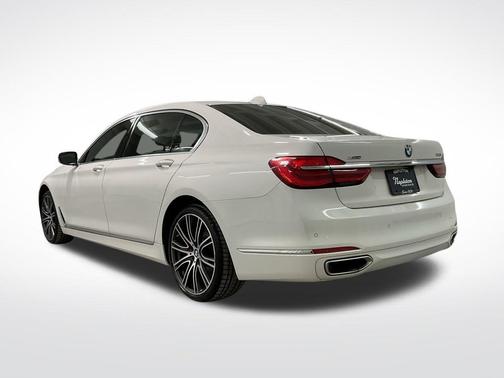 Alpine White 2018 BMW 740 xDrive
