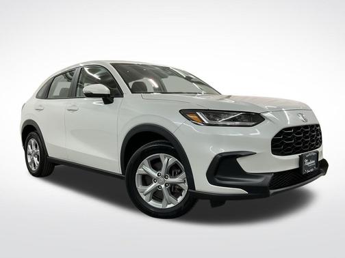 Platinum White Pearl 2023 Honda HR-V LX
