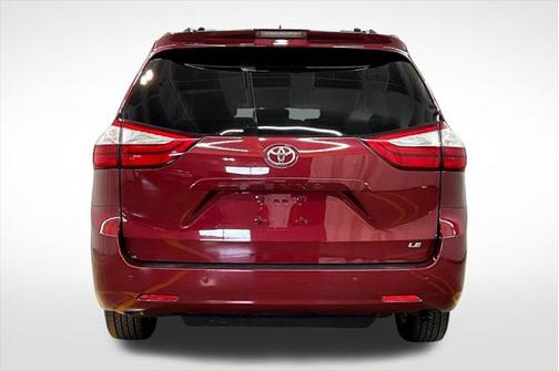 2019 Toyota Sienna LE