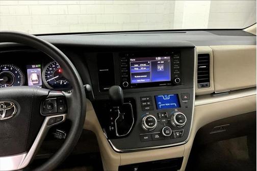 2019 Toyota Sienna LE