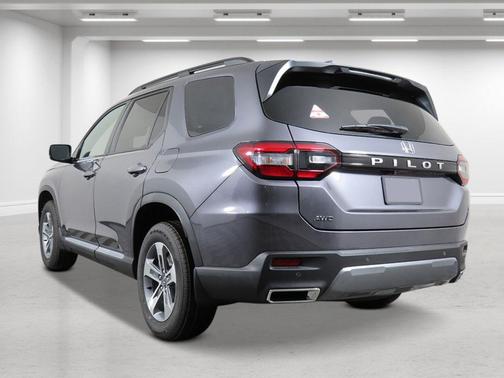 Modern Steel Metallic 2026 Honda Pilot EX-L