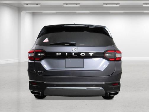 Modern Steel Metallic 2026 Honda Pilot EX-L