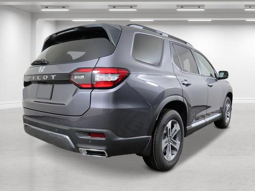 Modern Steel Metallic 2026 Honda Pilot EX-L