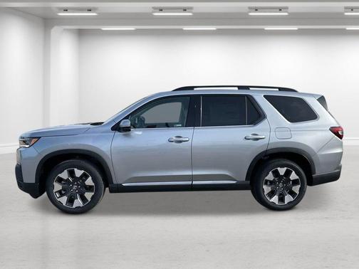 Solar Silver Metallic 2026 Honda Pilot Touring 8-Passenger