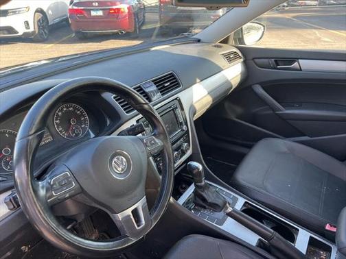 2012 Volkswagen Passat 2.5 SE