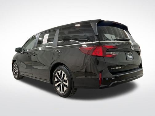 Crystal Black Pearl 2026 Honda Odyssey EX-L