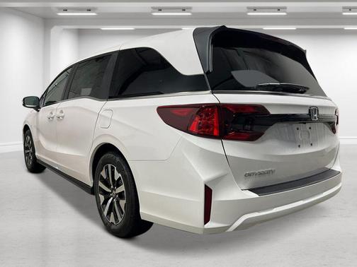 Platinum White Pearl 2026 Honda Odyssey EX-L