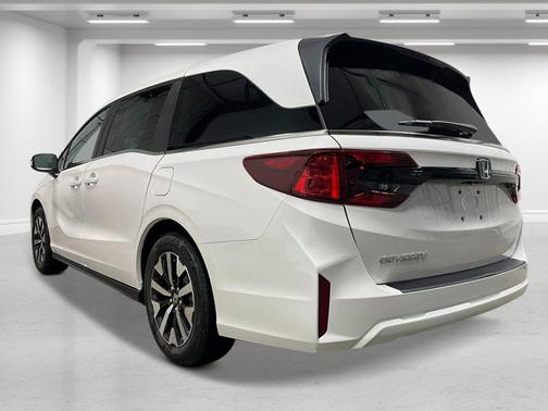 Platinum White Pearl 2026 Honda Odyssey EX-L