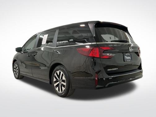 Crystal Black Pearl 2026 Honda Odyssey EX-L