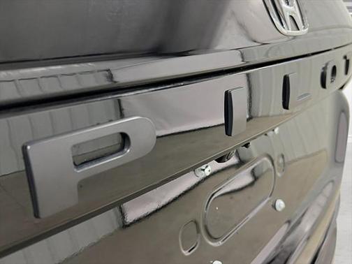 2025 Honda Pilot Touring 8-Passenger