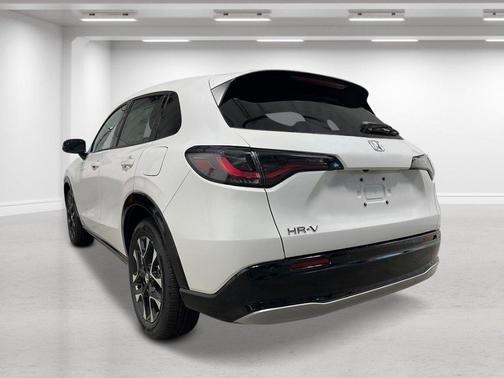 Platinum White Pearl 2027 Honda HR-V EX-L