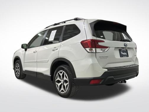 Crystal White Pearl 2021 Subaru Forester Premium
