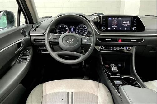 2022 Hyundai SONATA SE