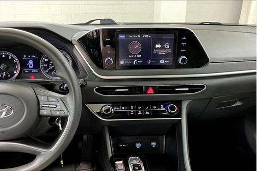 2022 Hyundai SONATA SE