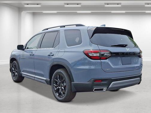 Sonic Gray Pearl 2025 Honda Pilot Touring 8-Passenger
