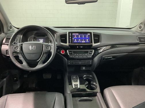 Modern Steel Metallic 2017 Honda Pilot Elite