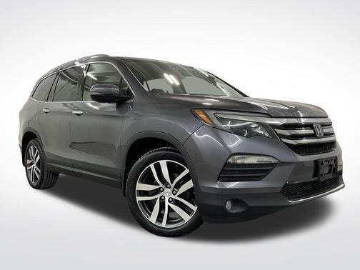 Modern Steel Metallic 2017 Honda Pilot Elite
