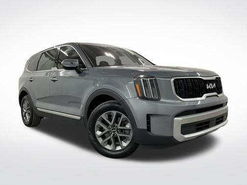 Everlasting Silver 2023 Kia Telluride LX