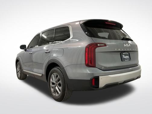 Everlasting Silver 2023 Kia Telluride LX