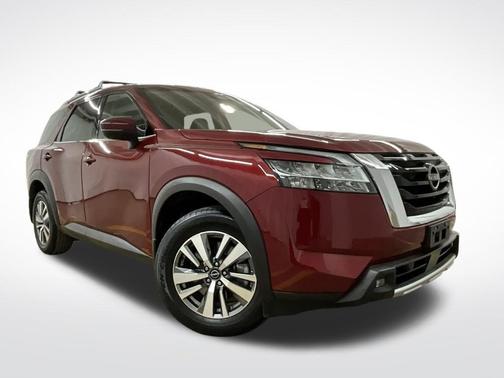 2022 Nissan Pathfinder SL 4WD