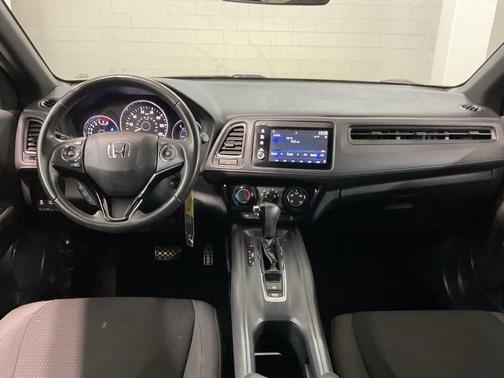 Platinum White Pearl 2021 Honda HR-V AWD Sport