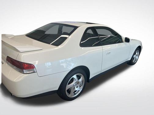 Premium White Pearl 2000 Honda Prelude