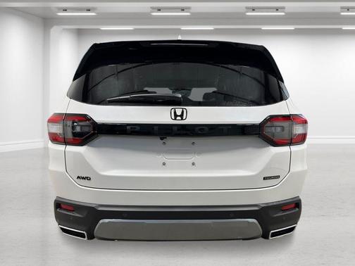 Platinum White Pearl 2026 Honda Pilot Touring 8-Passenger