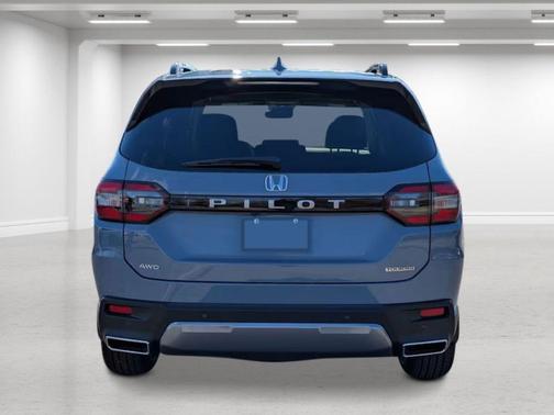 2026 Honda Pilot Touring 8-Passenger