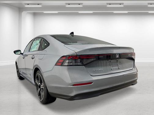 Urban Gray Pearl 2026 Honda Accord SE