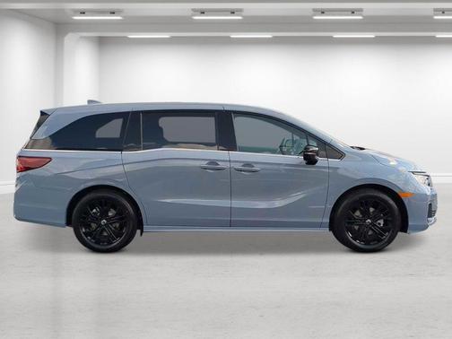 Sonic Gray Pearl 2026 Honda Odyssey Sport-L