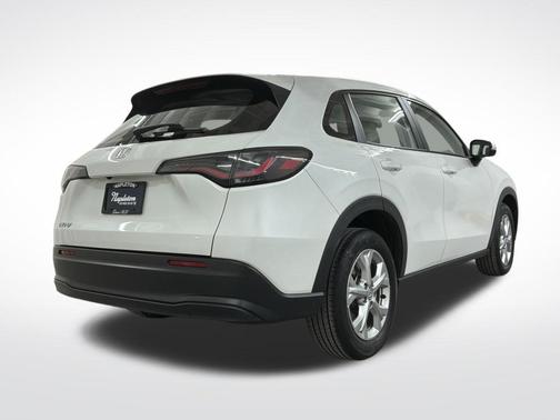 Platinum White Pearl 2023 Honda HR-V LX