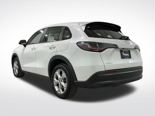 Platinum White Pearl 2023 Honda HR-V LX