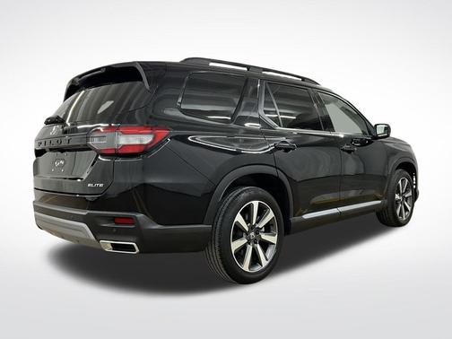 2023 Honda Pilot AWD Elite
