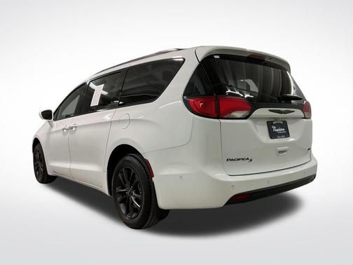 Bright White Clearcoat 2020 Chrysler Pacifica L