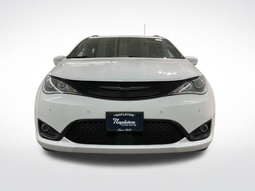 Bright White Clearcoat 2020 Chrysler Pacifica L