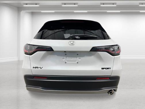 Platinum White Pearl 2027 Honda HR-V Sport
