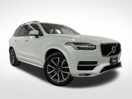2019 Volvo XC90 T6 Momentum