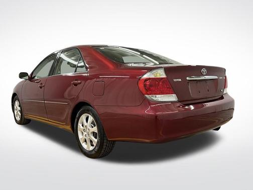 2005 Toyota Camry LE V6