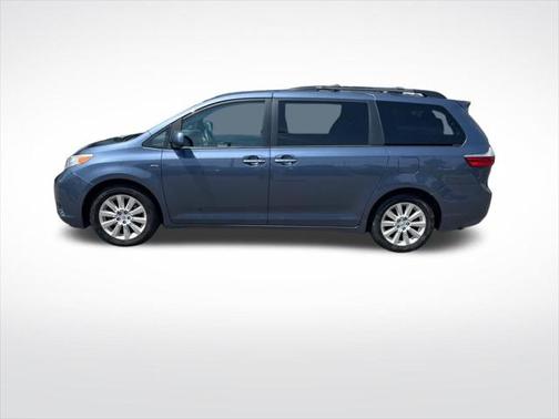 2016 Toyota Sienna XLE