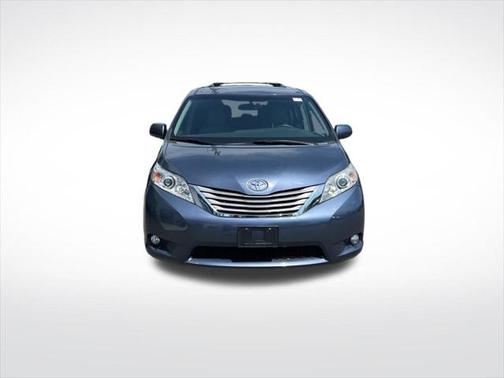 2016 Toyota Sienna XLE