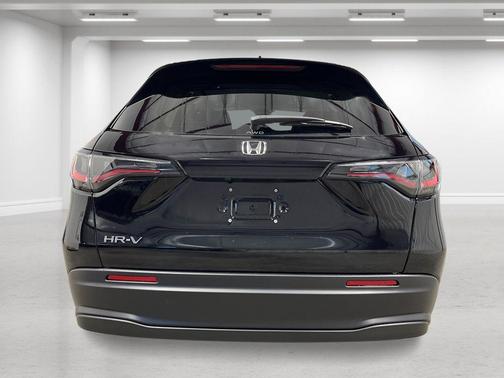 Crystal Black Pearl 2027 Honda HR-V LX