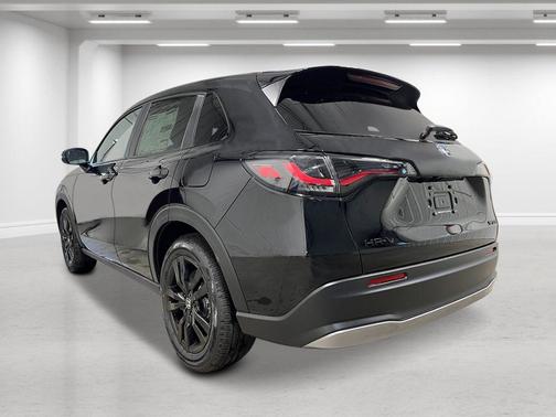 Crystal Black Pearl 2027 Honda HR-V Sport