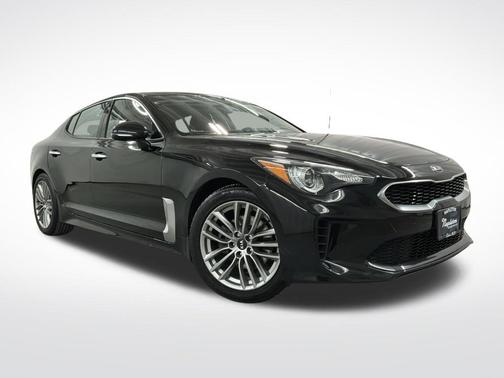 Aurora Black 2018 Kia Stinger Base