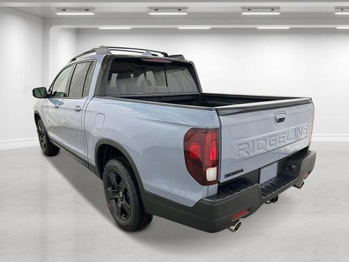 Sonic Gray Pearl 2026 Honda Ridgeline Black