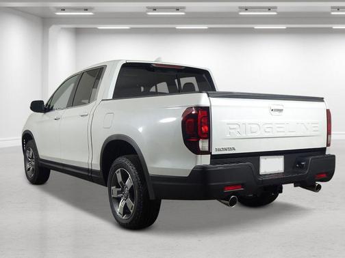 Platinum White Pearl 2026 Honda Ridgeline RTL